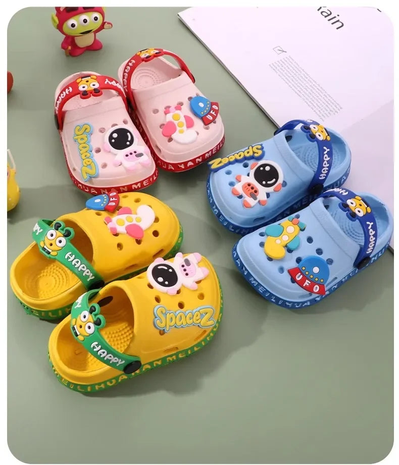 Kids' Sandals Baby & Toddler Slippers for Ages 1-5 Fashionable Breathable Waterproof Hole-Pattern Infant Clogs