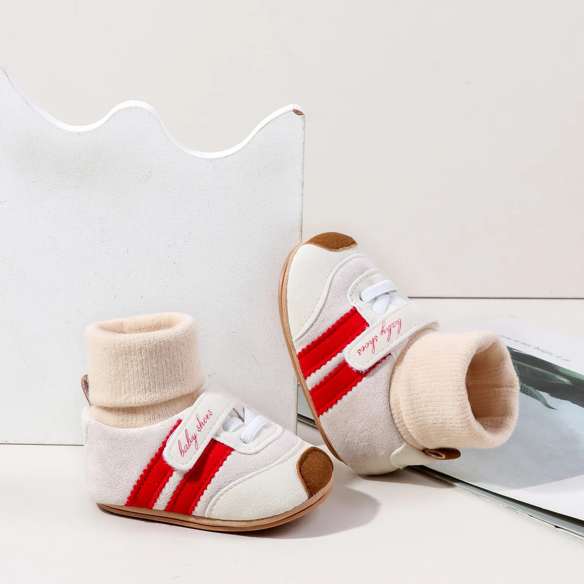 Autumn And Winter Baby Shoes for Boys and Girls 0-1 Years Old Shoes and Socks Do Not Drop Soft Bottom Anti Slip Sneakers