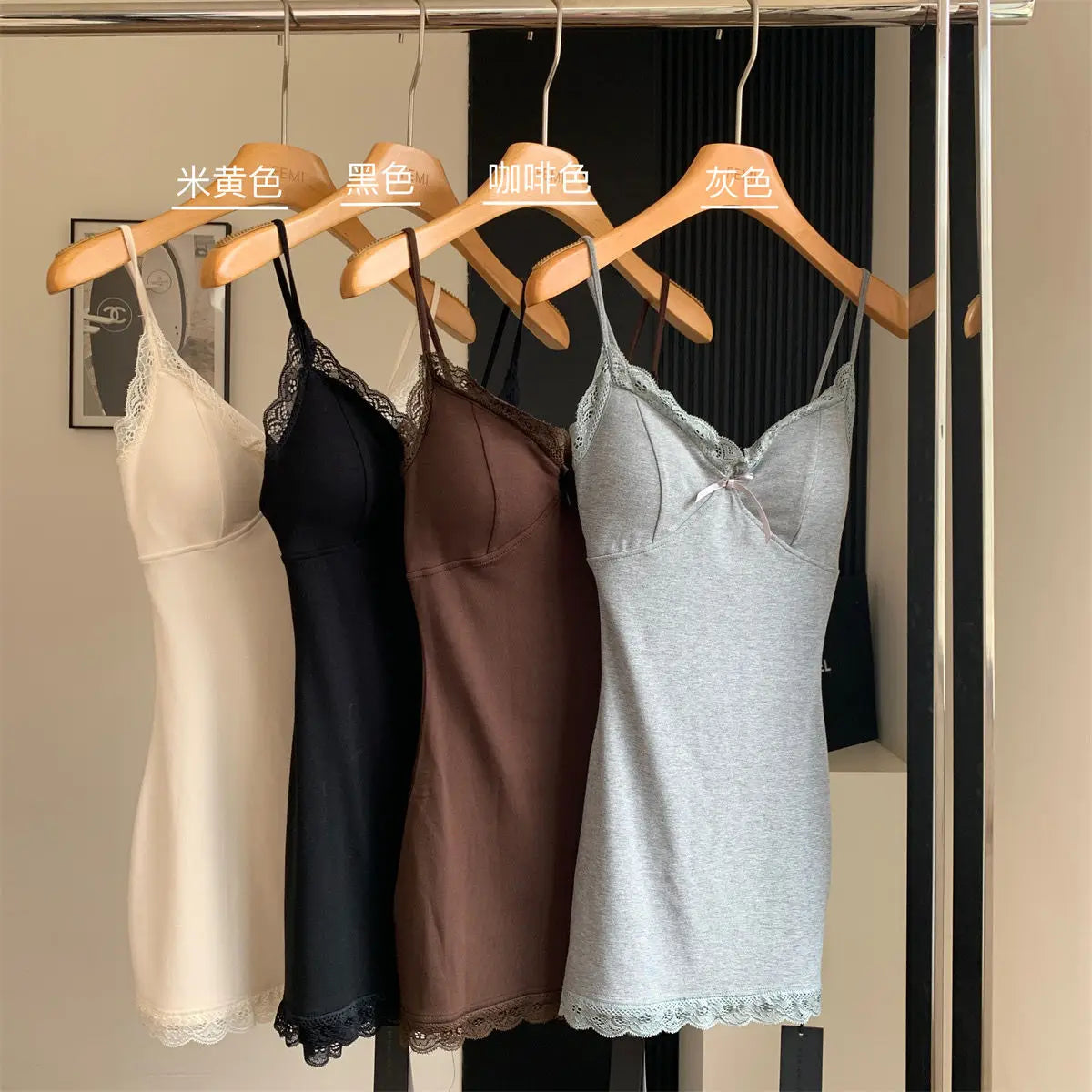 Sleeveless Dresses for Women Sexy Lace Hot Female Bodycon Dress Korean Fashion Mini Vestidos with Chest Pad Inner Wear Clubwear