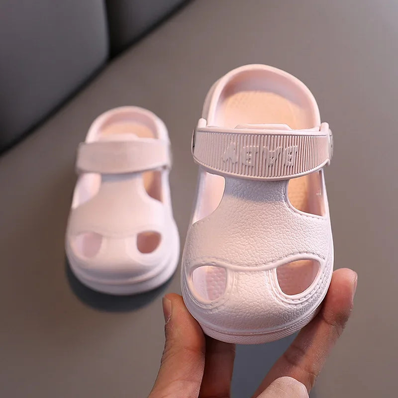 New Children Summer Hole Shoes Baby Nice Anti-slip Soft Floor Boys Girls Beach Sandals Slippers 1-6 Years Kids