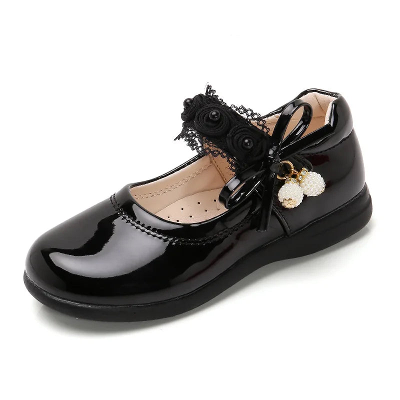 Kids Black Performance Shoes Soft Sole for Students Flat Shoes Casual Versatile 2025 New Kids Princess Shoes with Sweet Pendant