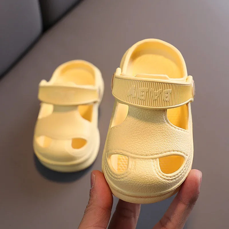 New Children Summer Hole Shoes Baby Nice Anti-slip Soft Floor Boys Girls Beach Sandals Slippers 1-6 Years Kids