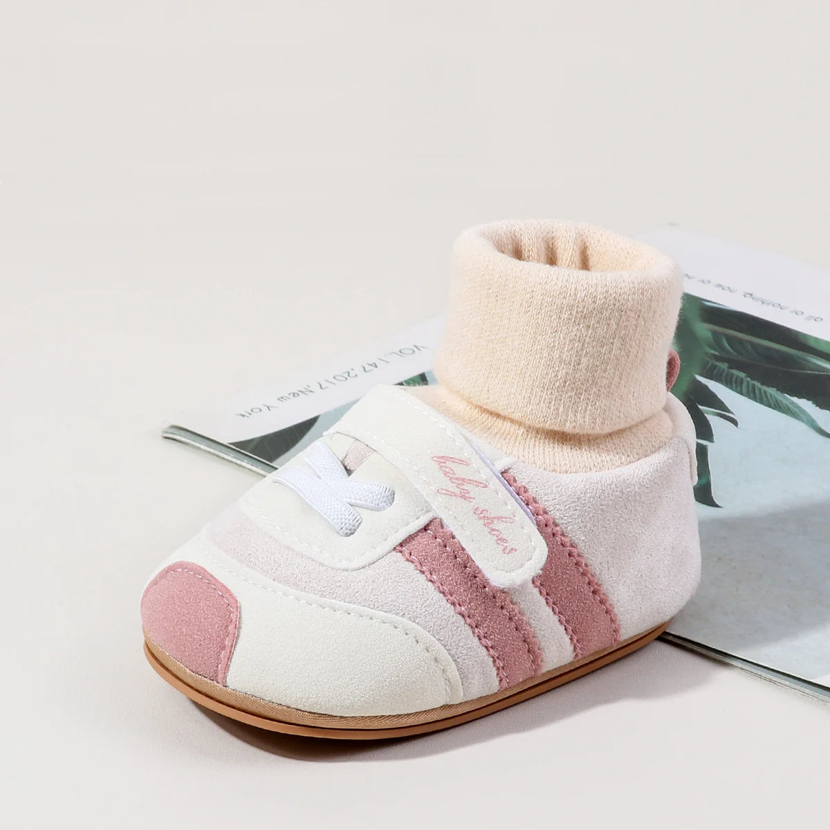 Autumn And Winter Baby Shoes for Boys and Girls 0-1 Years Old Shoes and Socks Do Not Drop Soft Bottom Anti Slip Sneakers