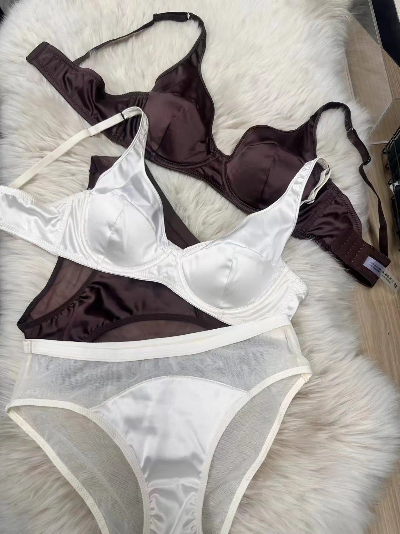 Women Casual Daily Bra Set Thin Elegant Lingerie Set Ladies Underwear Plain Bra and Panty Set