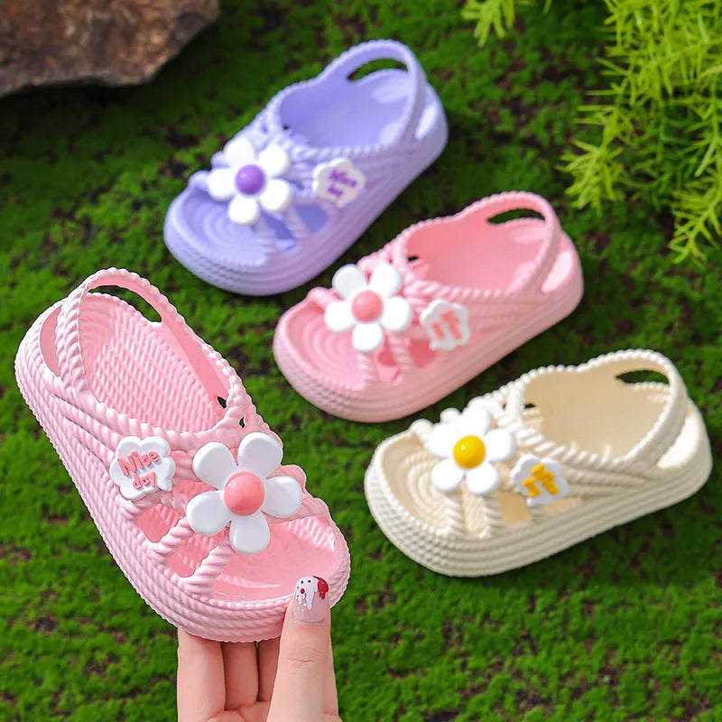 New Summer Aged 2-8 Children Slippers Flower Pattern Lithe Comfort Sandal For Girls Non-slip Seabeach Flip Flops Home Kids Shoes