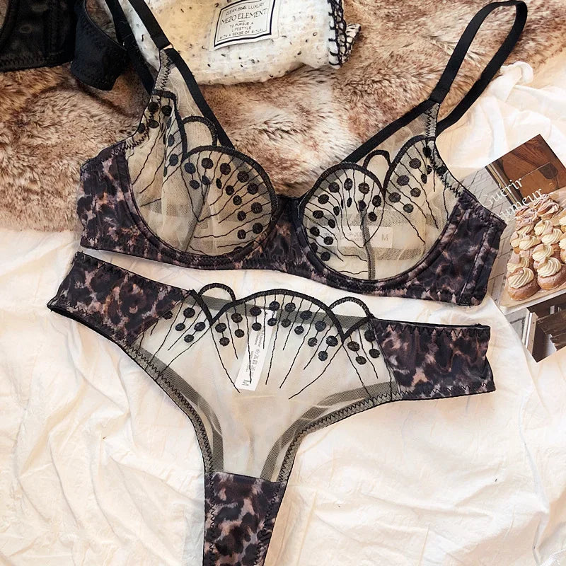 2 Pieces Women Bra and Panties Set Sexy Lace Embroidery Underwear French Ultra Thin Breathable Bras Summer Intimates Lingerie