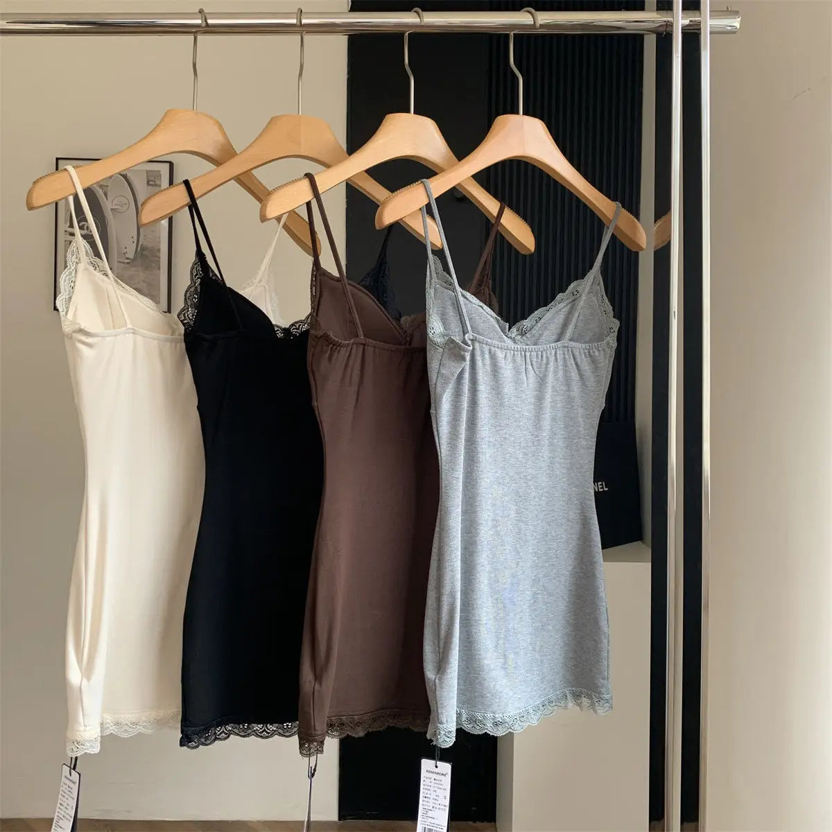 Sleeveless Dresses for Women Sexy Lace Hot Female Bodycon Dress Korean Fashion Mini Vestidos with Chest Pad Inner Wear Clubwear