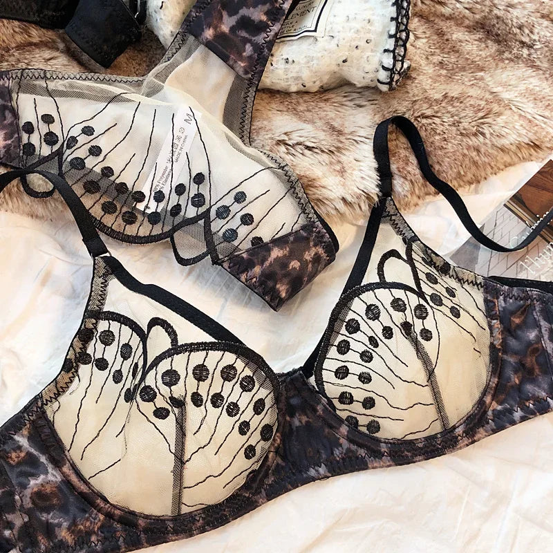 2 Pieces Women Bra and Panties Set Sexy Lace Embroidery Underwear French Ultra Thin Breathable Bras Summer Intimates Lingerie