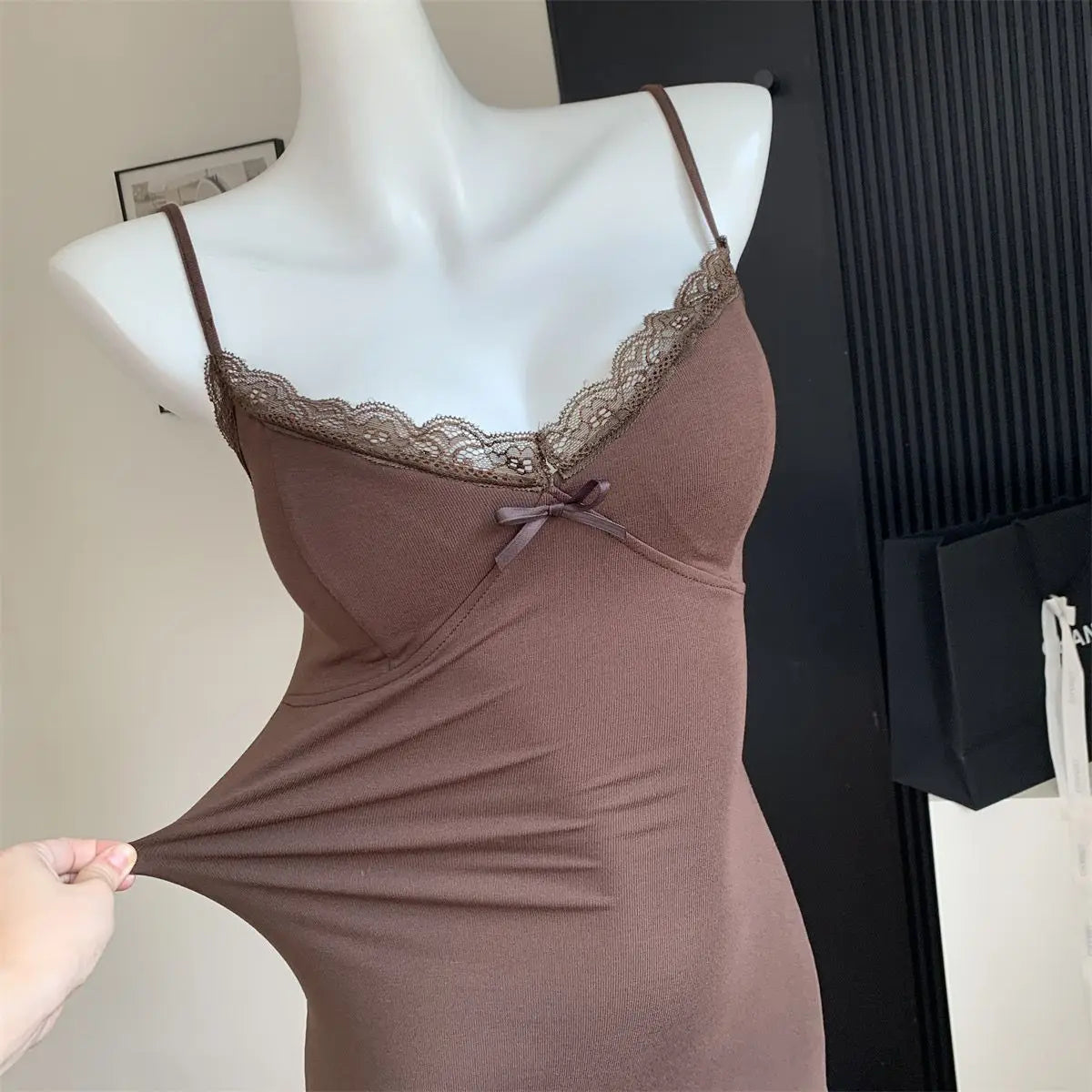 Sleeveless Dresses for Women Sexy Lace Hot Female Bodycon Dress Korean Fashion Mini Vestidos with Chest Pad Inner Wear Clubwear