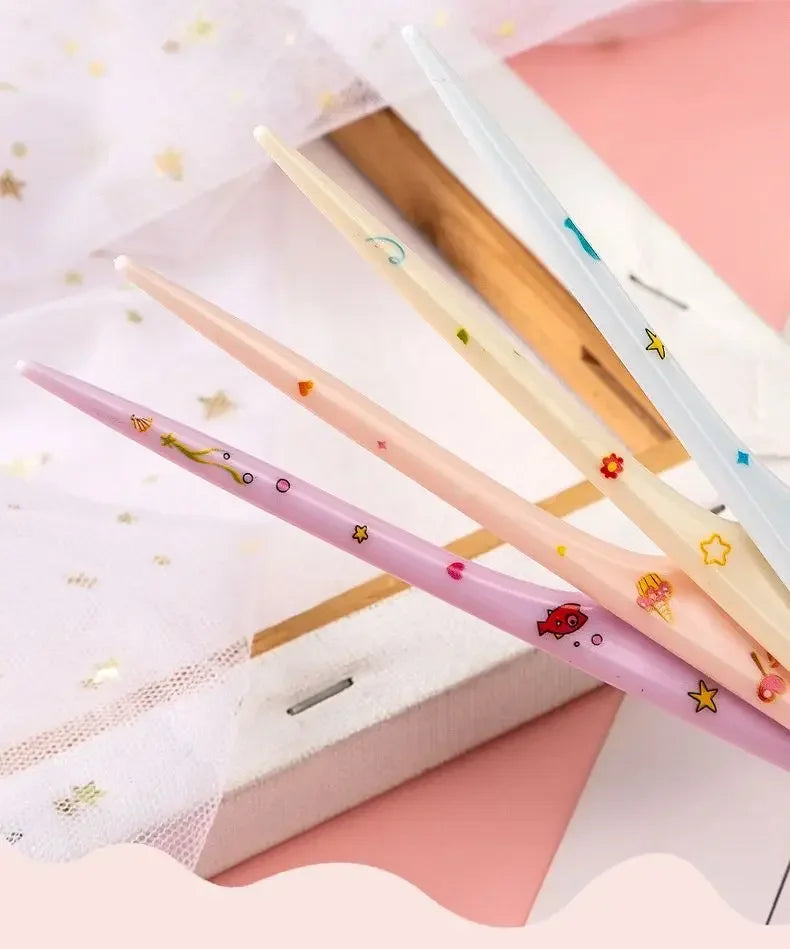 2pcs Kids Hair Combs Set Girls Portable Anti-Static Plastic Comb Cartoon Animals Children Hairdressing Comb with Pointed Tail