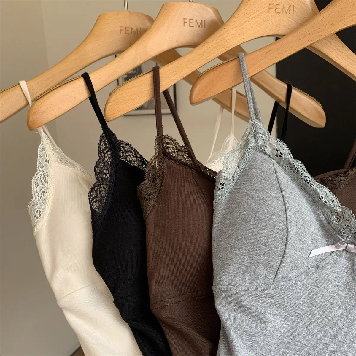 Sleeveless Dresses for Women Sexy Lace Hot Female Bodycon Dress Korean Fashion Mini Vestidos with Chest Pad Inner Wear Clubwear