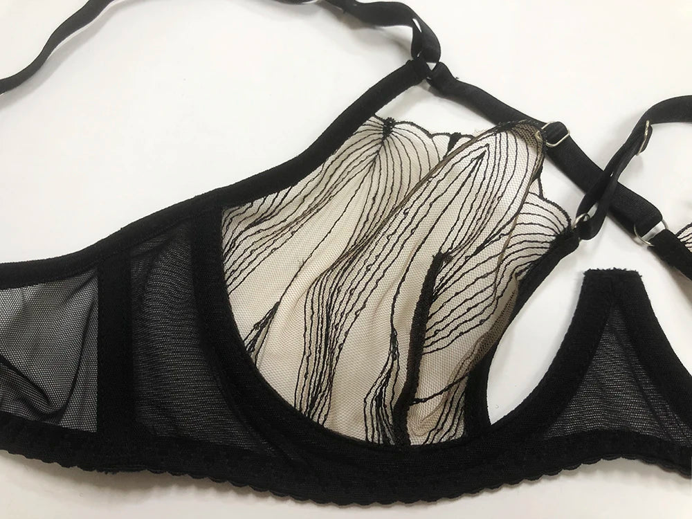 Women Sexy See Through Lace Bra Set Elegant Perspective Micro Bikini Thong Set French Style Ultra-thin Underwear Bra Panty Sets