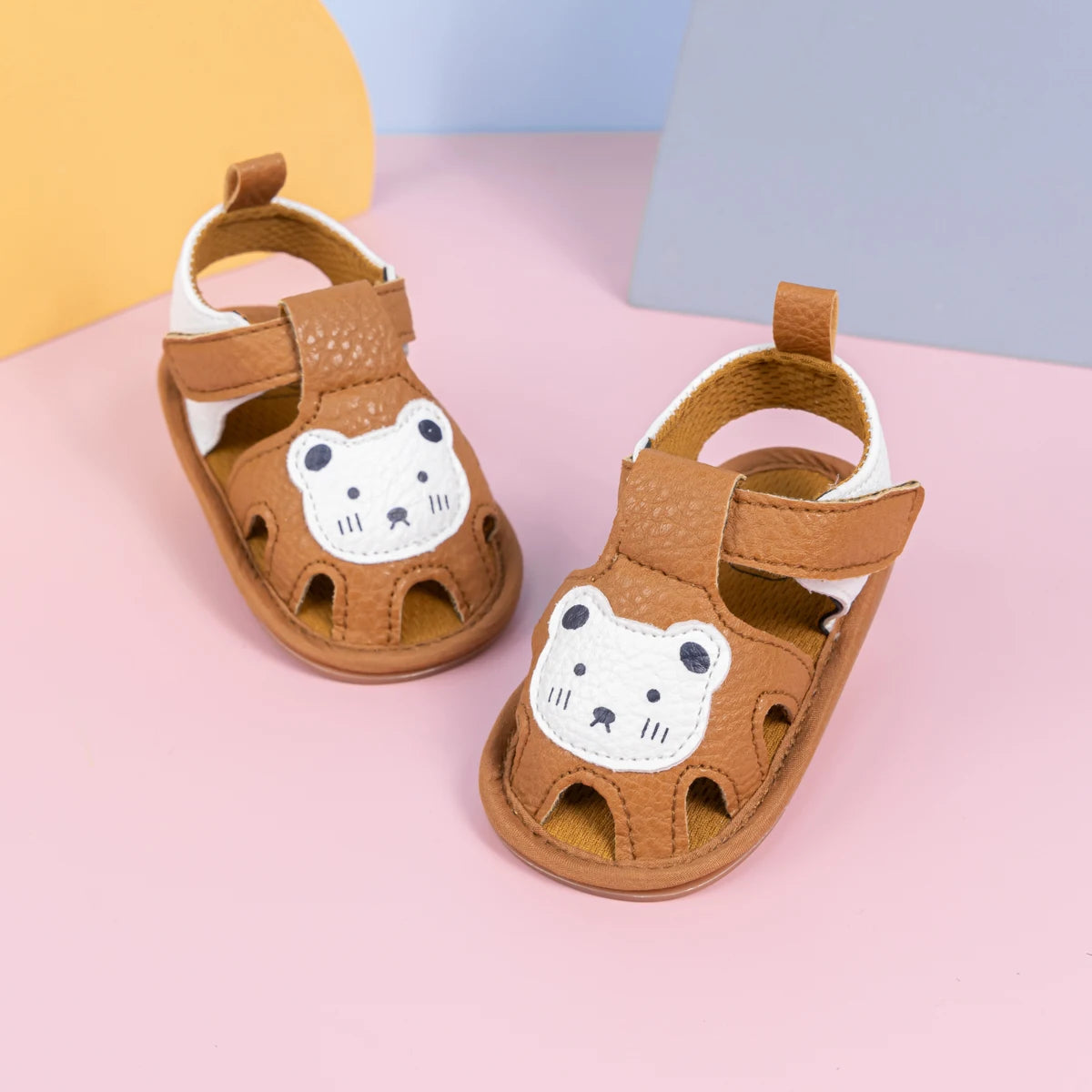 Summer Baby Toddler Shoes 0-18 Months Baby Soft Bottom Non-slip Head Wrapped Anti-collision Hundred Sandals Classic Bear Shoes
