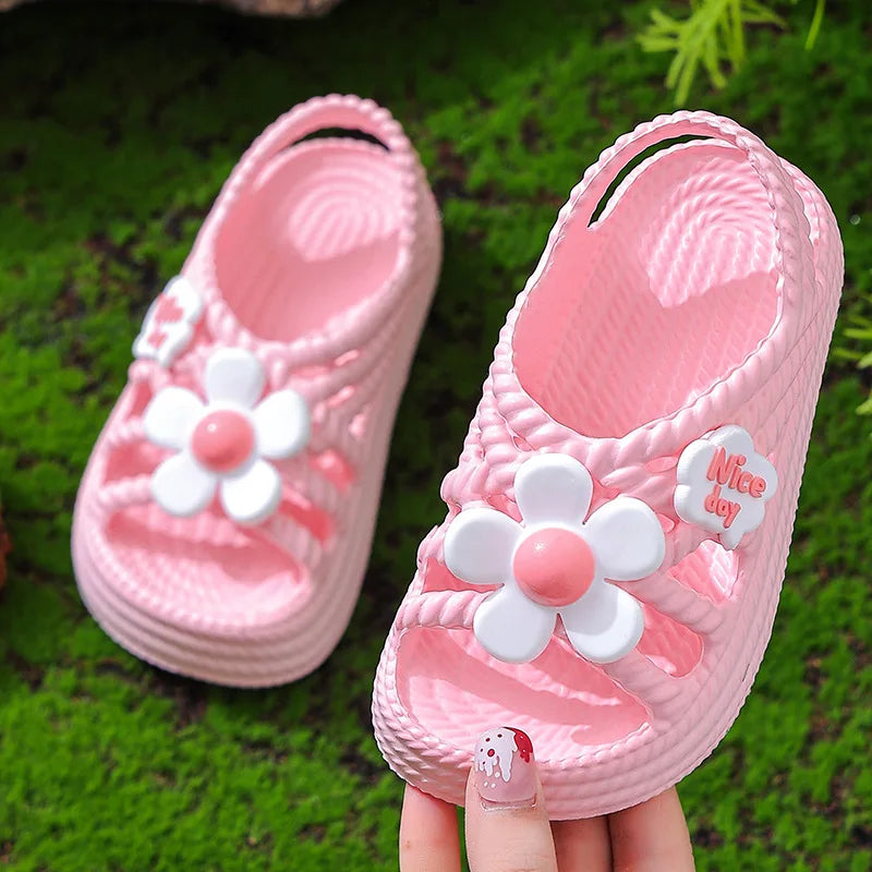 New Summer Aged 2-8 Children Slippers Flower Pattern Lithe Comfort Sandal For Girls Non-slip Seabeach Flip Flops Home Kids Shoes