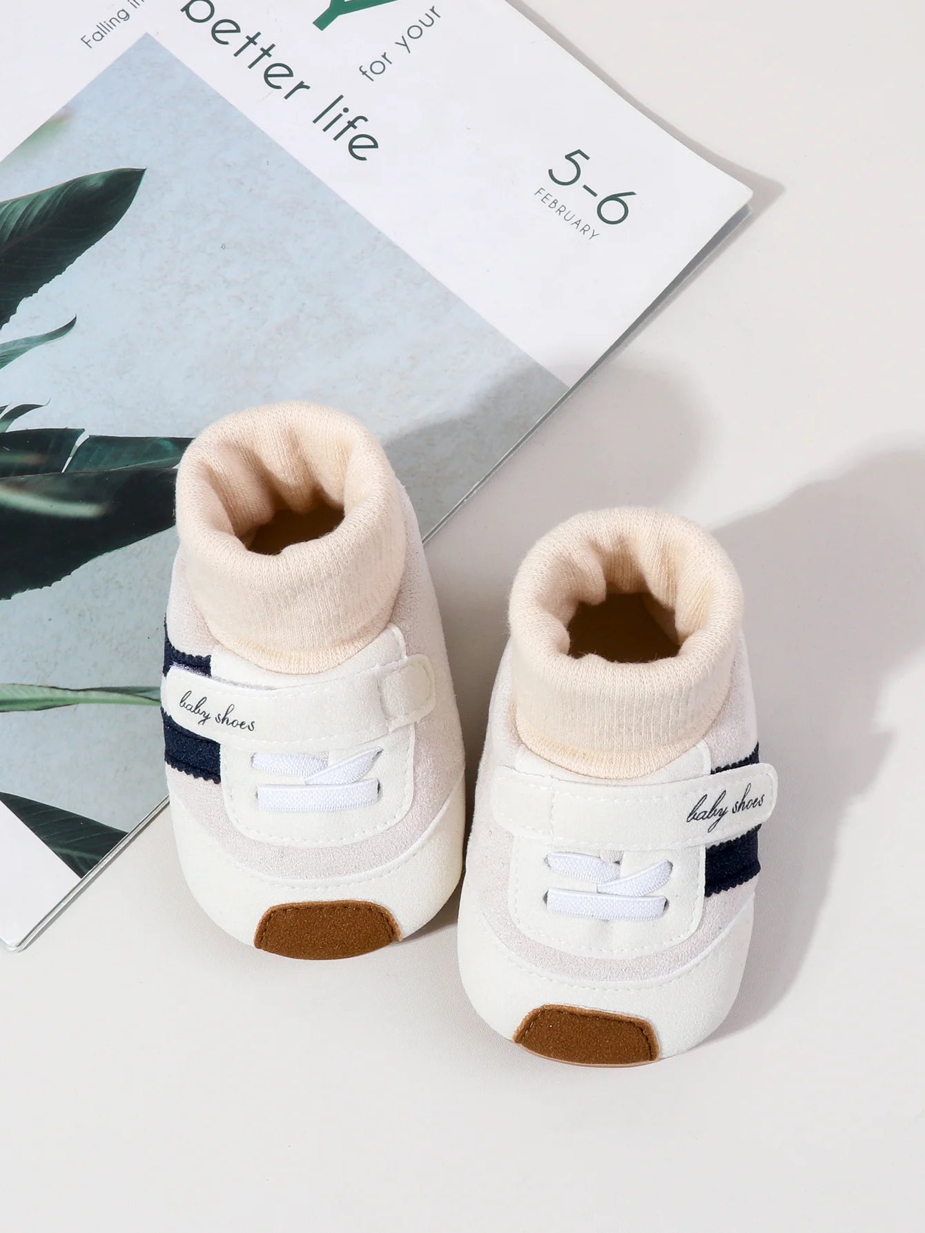 Autumn And Winter Baby Shoes for Boys and Girls 0-1 Years Old Shoes and Socks Do Not Drop Soft Bottom Anti Slip Sneakers
