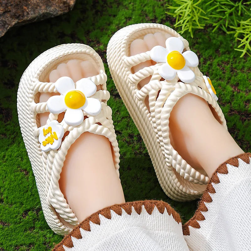 New Summer Aged 2-8 Children Slippers Flower Pattern Lithe Comfort Sandal For Girls Non-slip Seabeach Flip Flops Home Kids Shoes