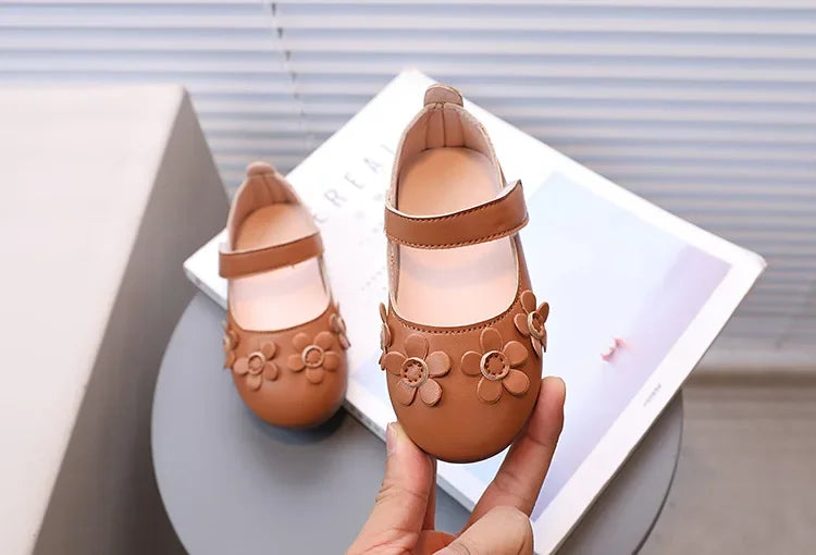 Kids Black Shoes Soild Color Casual Girls Flat Shoes Versatile Sweet Flowers 2025 Autumn New Children Princess Shoes Performance