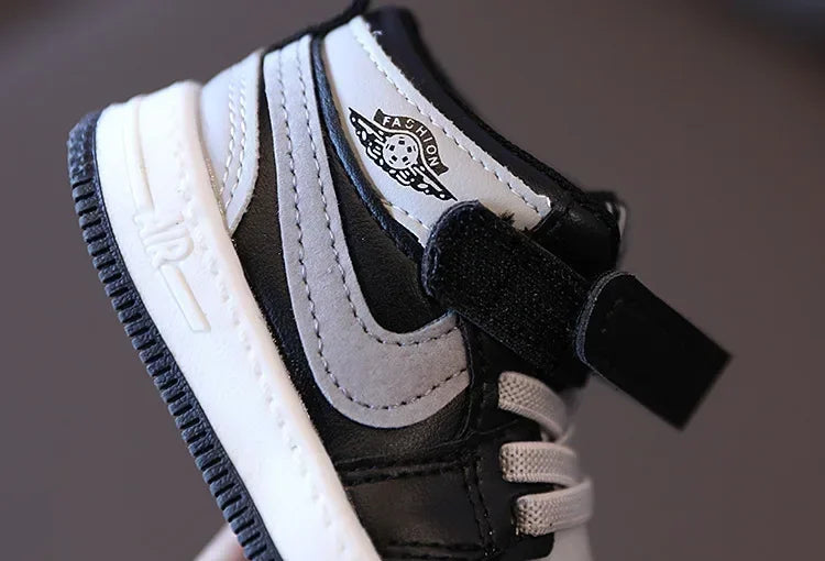 2025 New Children's Mid-Top Sneakers kids Sneakers Boys Girls Casual soft-soled shoes are stylish and comfortable