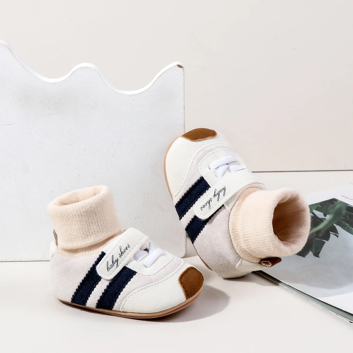 Autumn And Winter Baby Shoes for Boys and Girls 0-1 Years Old Shoes and Socks Do Not Drop Soft Bottom Anti Slip Sneakers