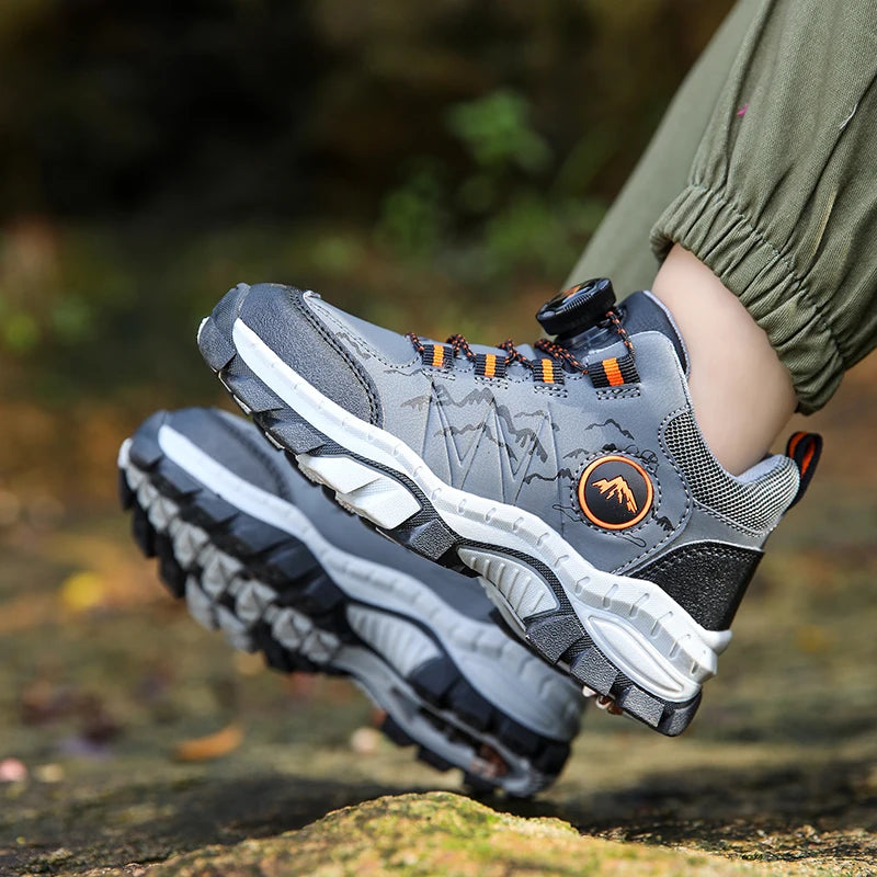 New Autumn Winter Hiking Shoes for Kids Non-Slip Outdoor Shoes Children Warm Mountaineering Trekking Climbing Sports Shoes Boys